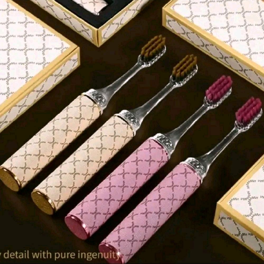 Luxury toothbrush set