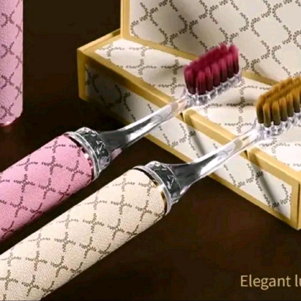 Luxury toothbrush set