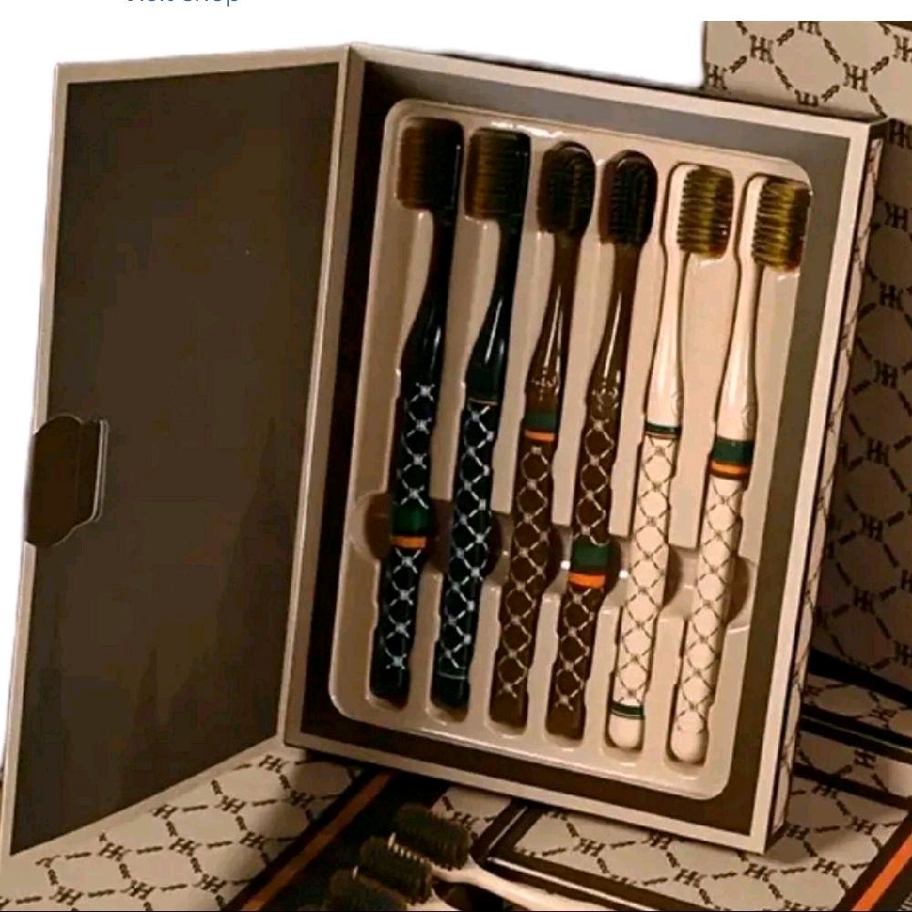 Luxury toothbrush set