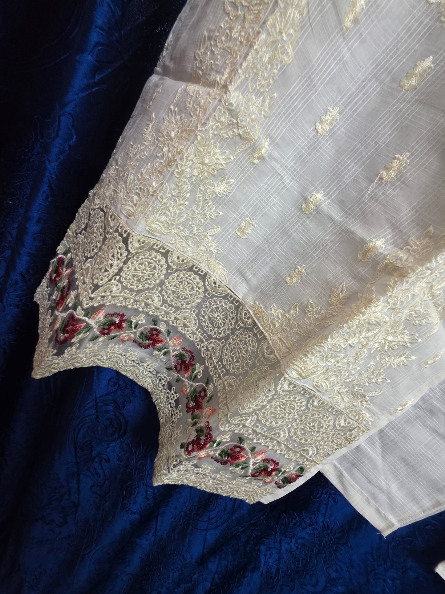 Simple white embroidered elegant cotton 2pc asian set