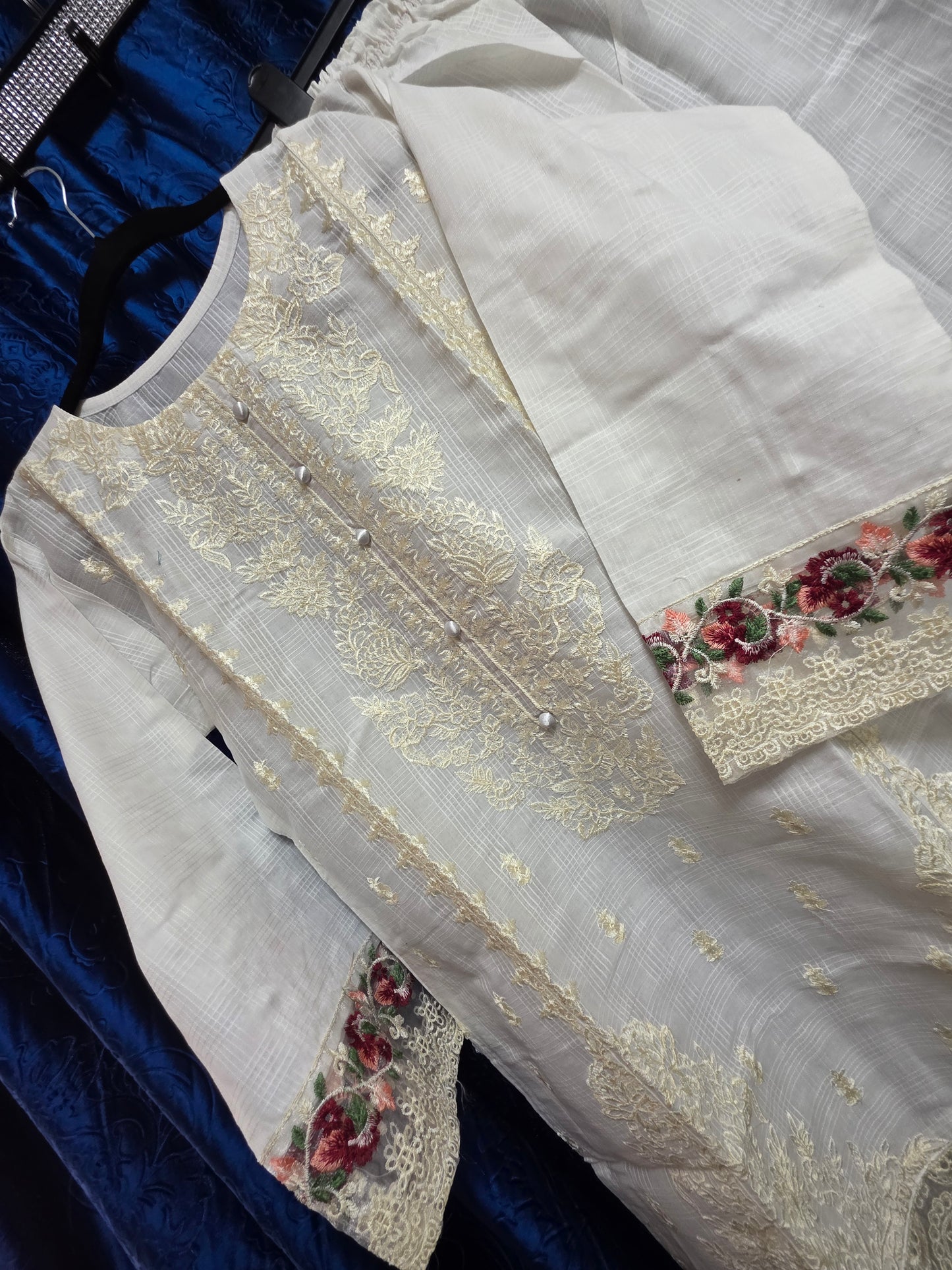 Simple white embroidered elegant cotton 2pc asian set