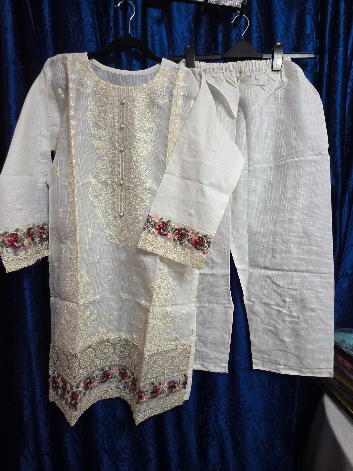 Simple white embroidered elegant cotton 2pc asian set
