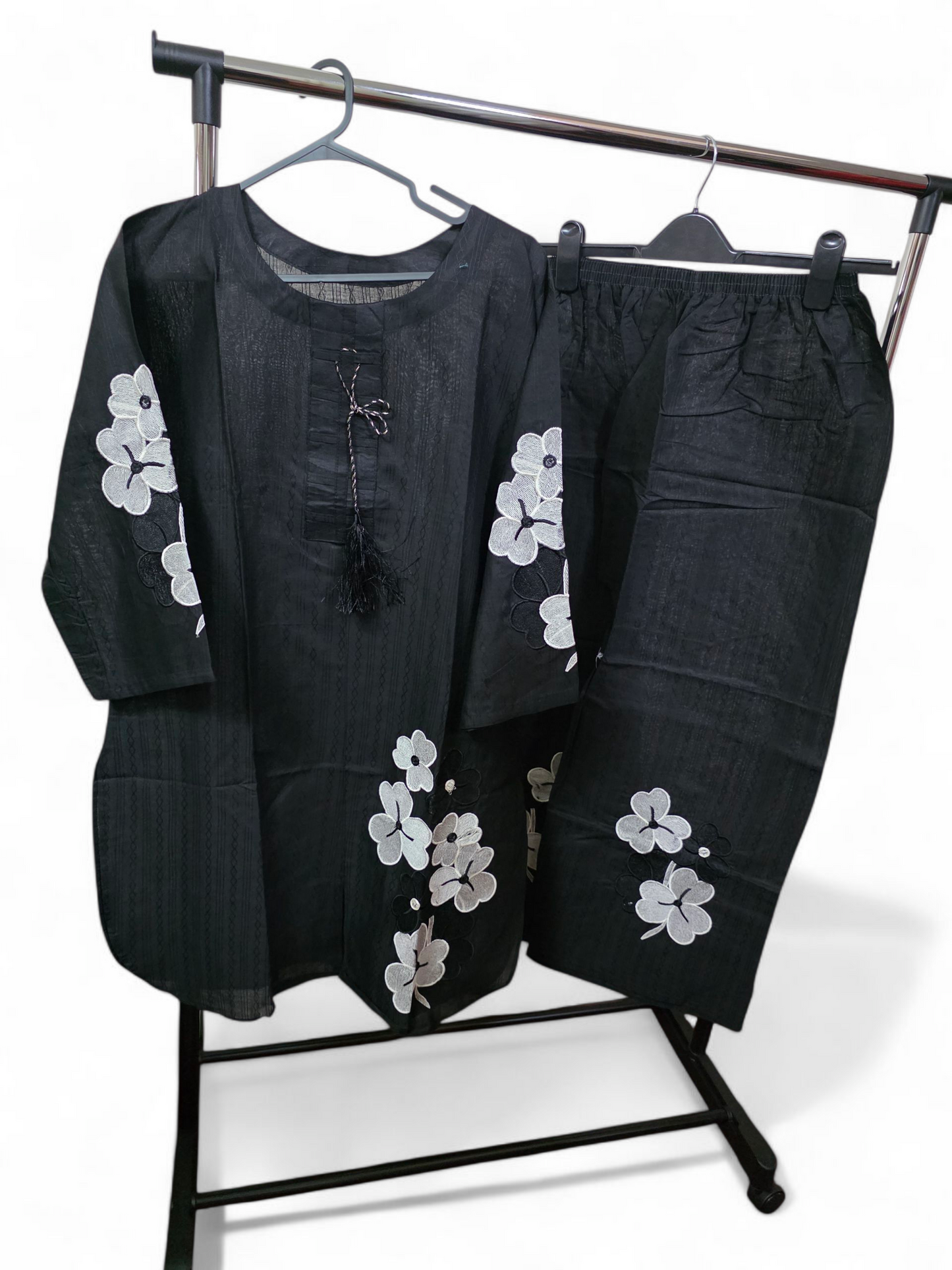 Beautiful 2pc coord set, floral embroidered